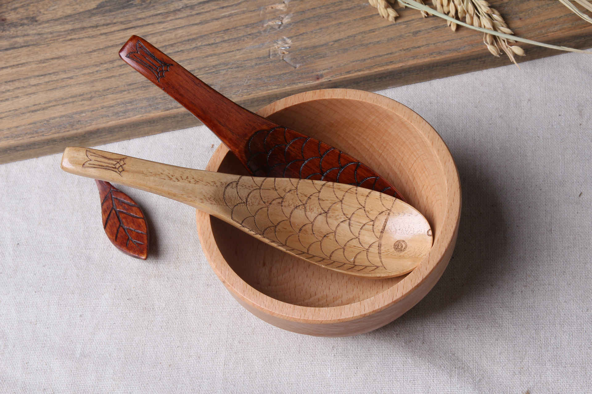 爱家竹木 供应复古勺子 原木鱼形勺子 实木勺木汤勺厂家直销