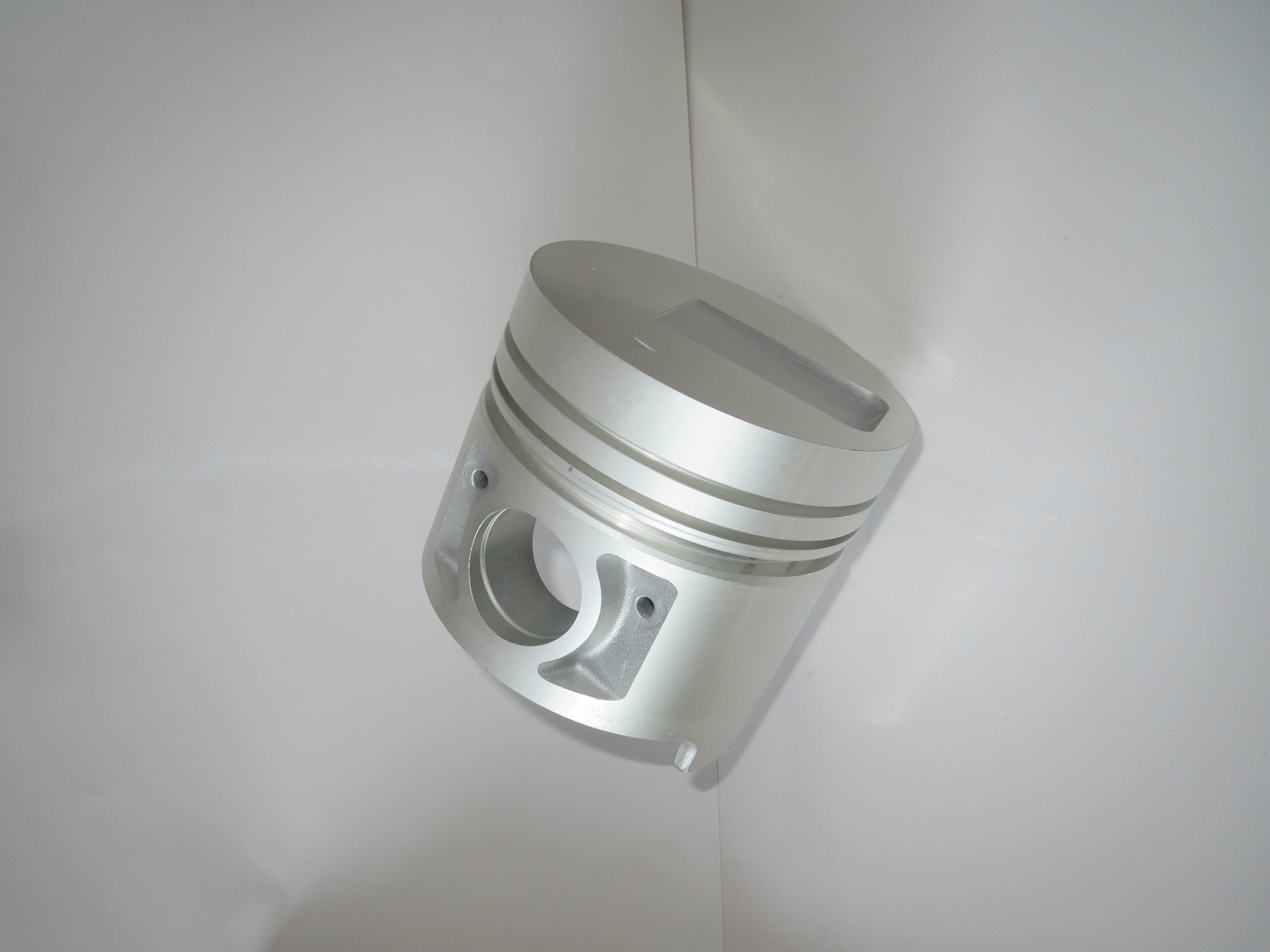 适用于:三菱柴油发动机s4q2叉车活塞