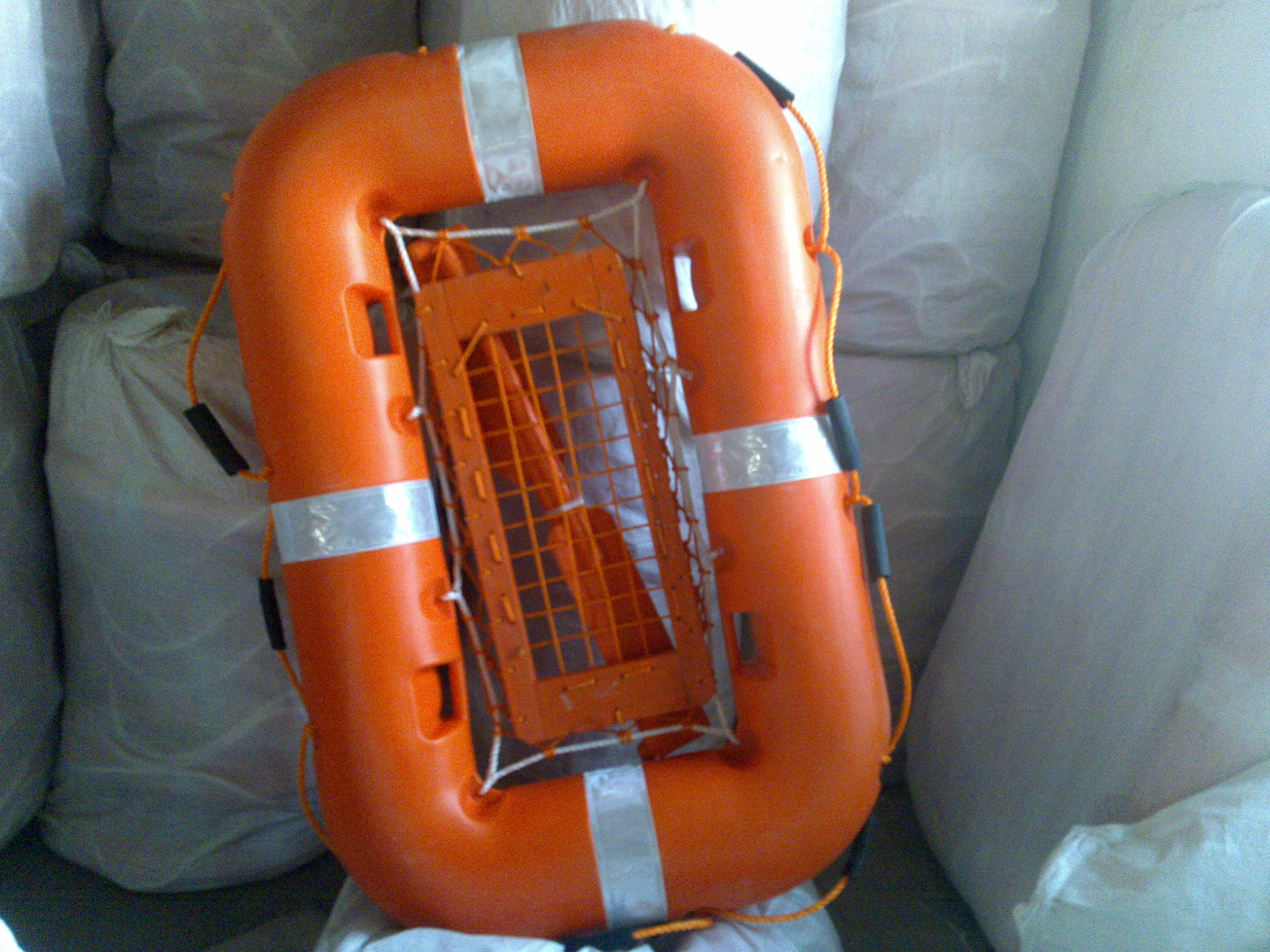 供应救生浮/10人塑料救生浮/救生浮具