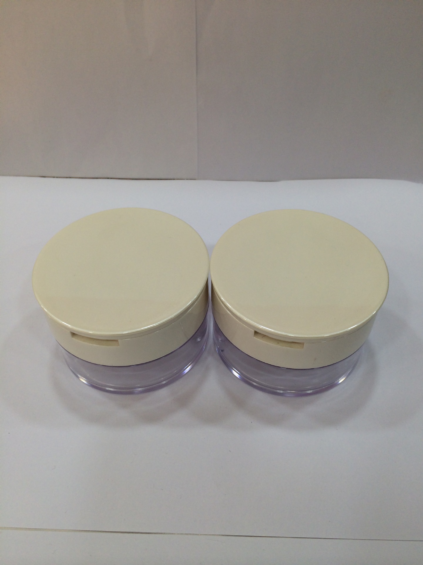 厂家直销 新品圆形散粉盒 带镜透气粉盒 化妆品散粉盒rs-a674