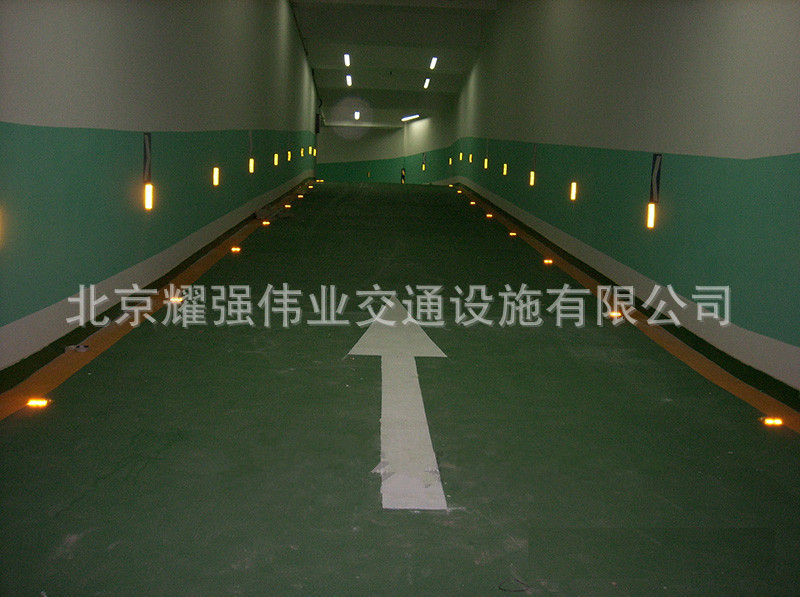地下车库安装实景图,可视距离达到300米.15801687130