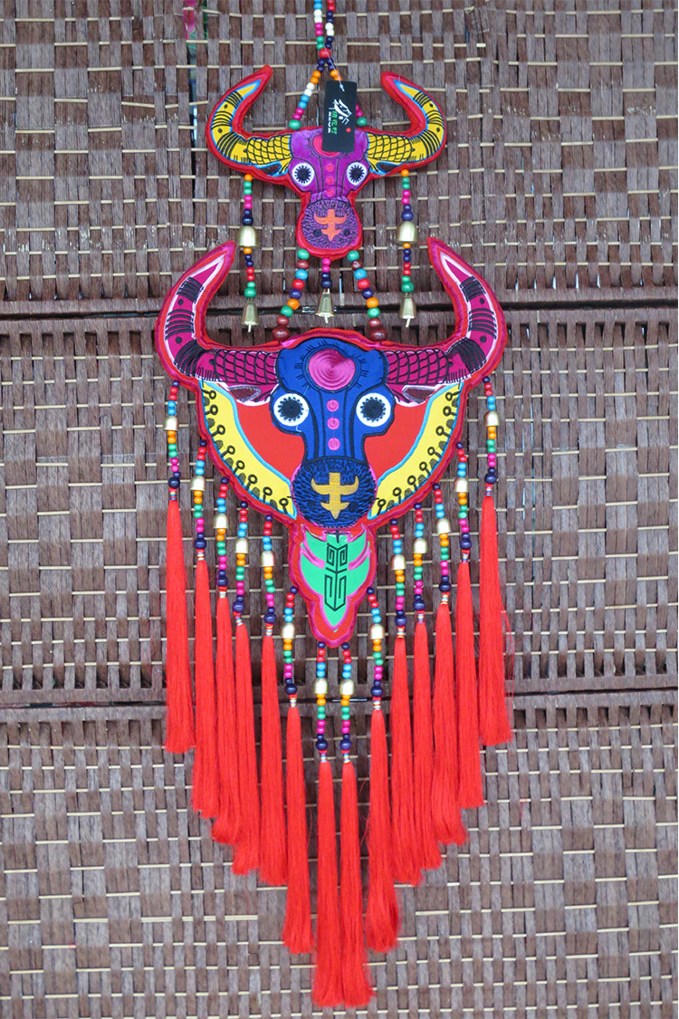 云南民族风 精美布艺绣花串木珠风铃 牛头店铺家居挂件 春节送礼