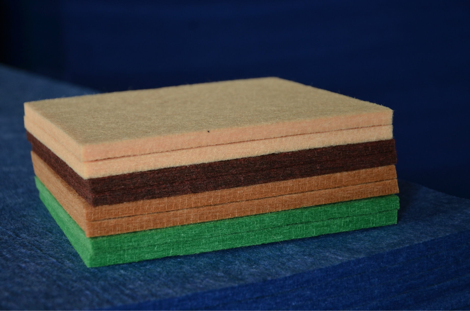 聚酯纤维吸音板 彩色墙面吊顶酯纤维物有所值!