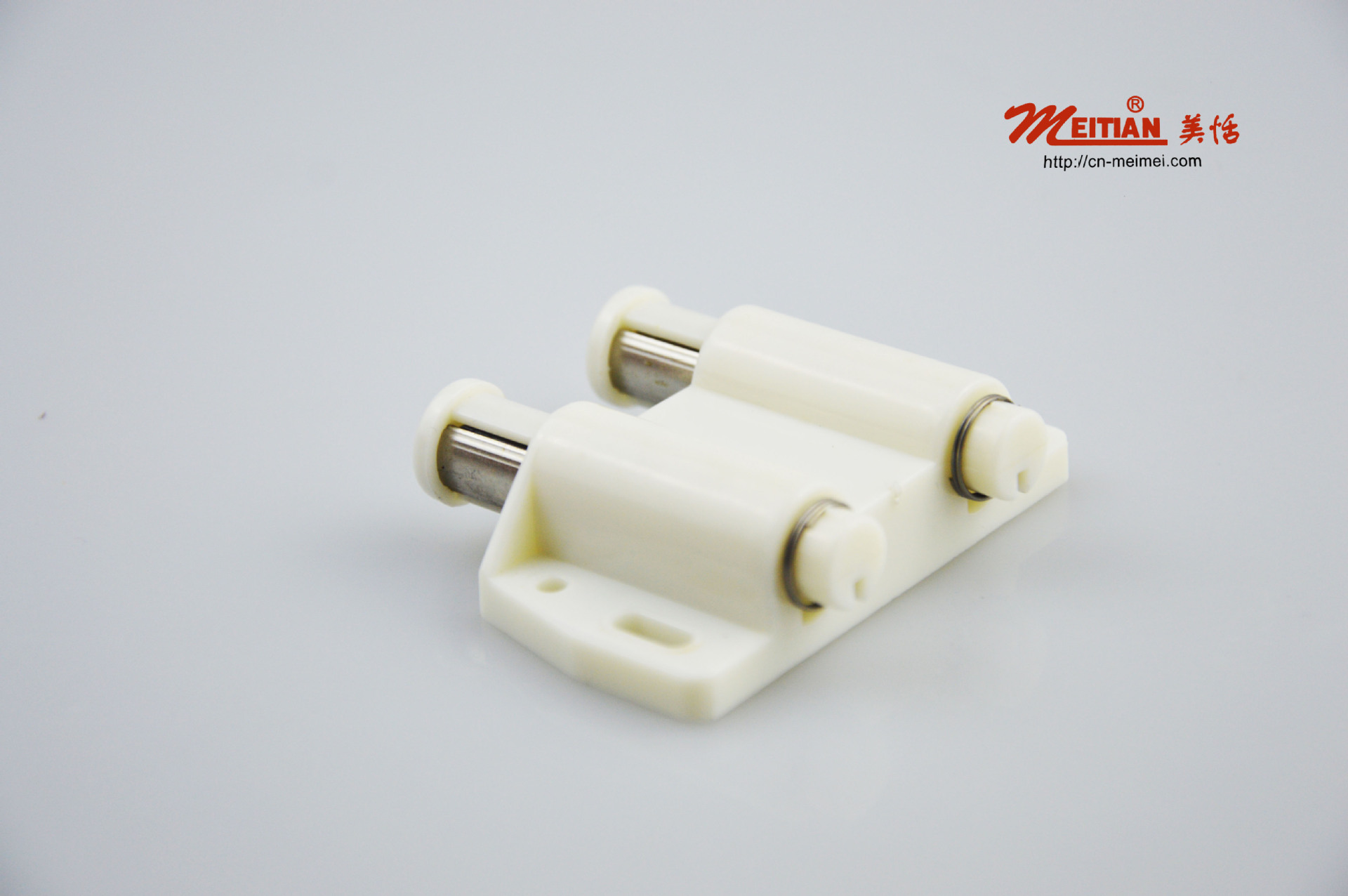 产品用途:玻璃柜门 产品用料:外壳为塑料 内带磁铁 mt-108 mt-118 mt