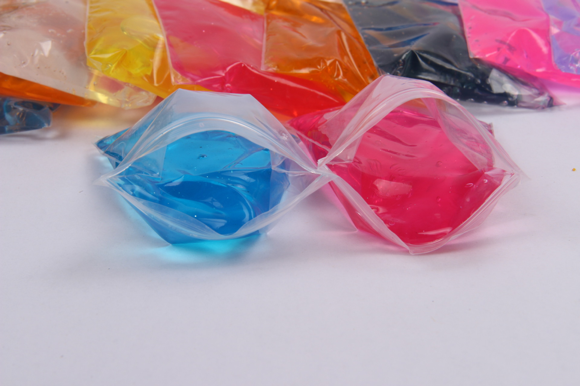 水晶泥被酒精分解后会分解成什么