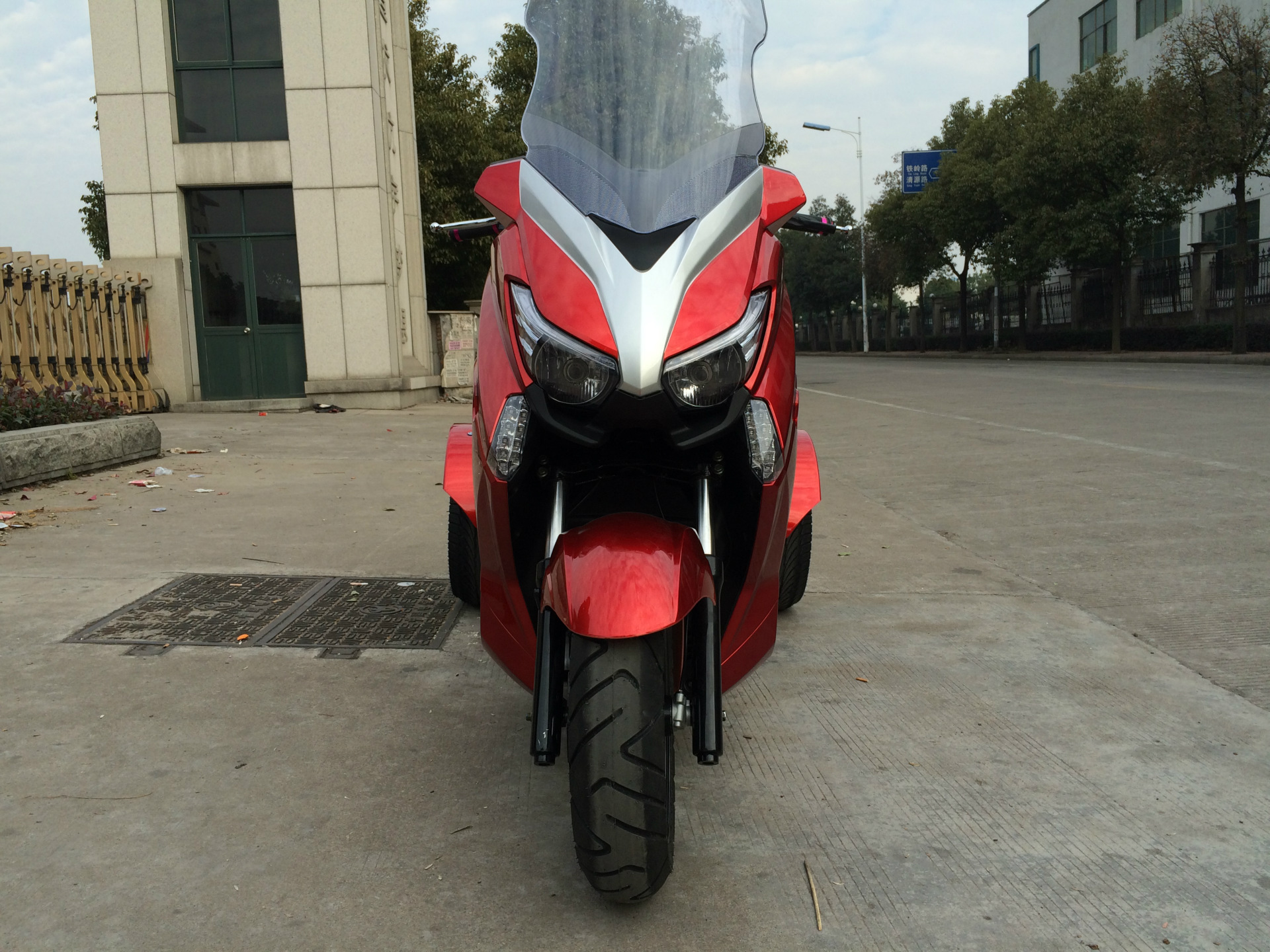 t3t5t8三轮电动车 豪华沙滩三轮电摩 t8宽胎 马杰斯特t8三轮后驱