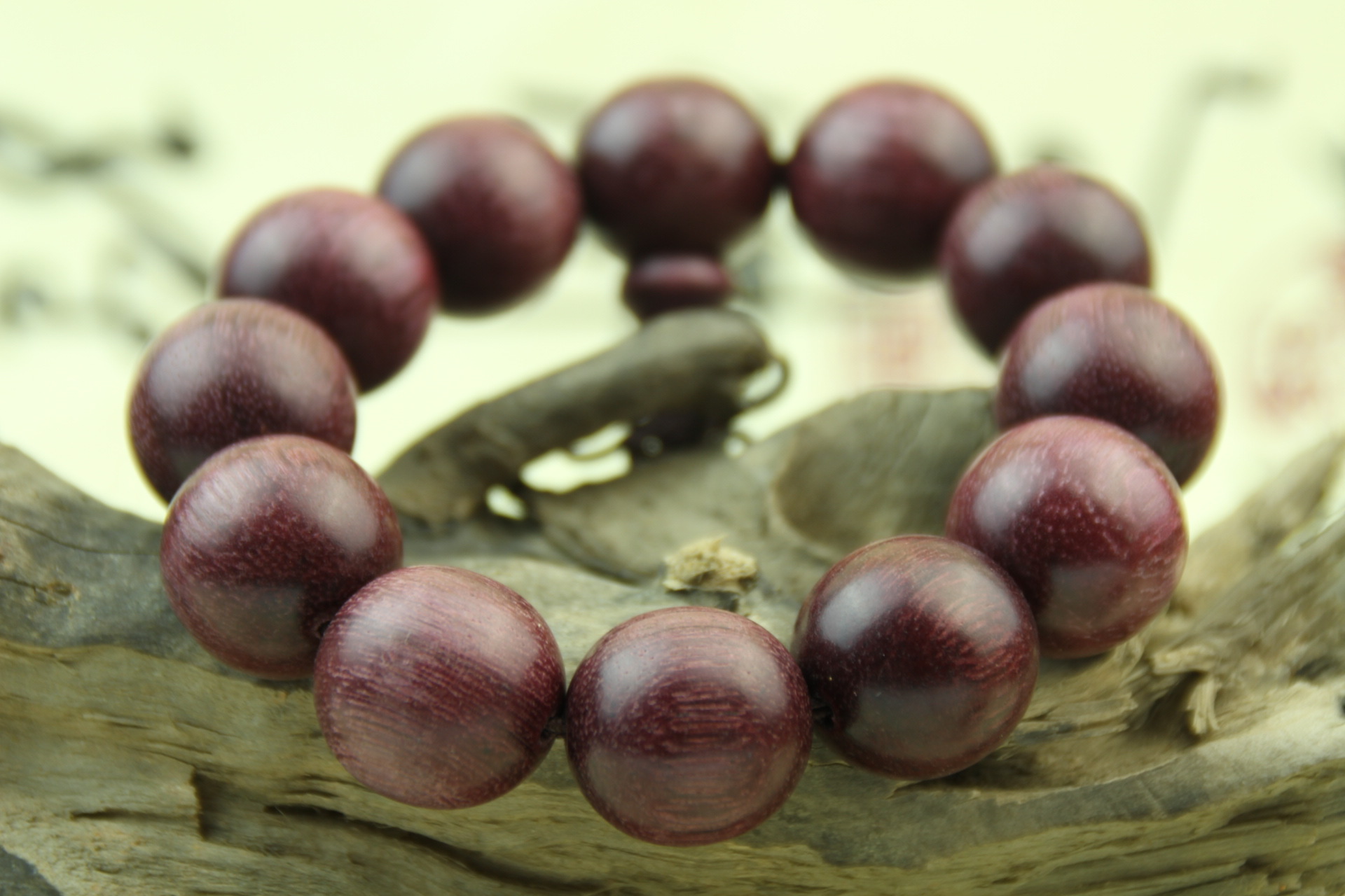 厂家直销批发正宗天然紫罗兰玫瑰檀手串木质佛珠手链地摊礼品货源