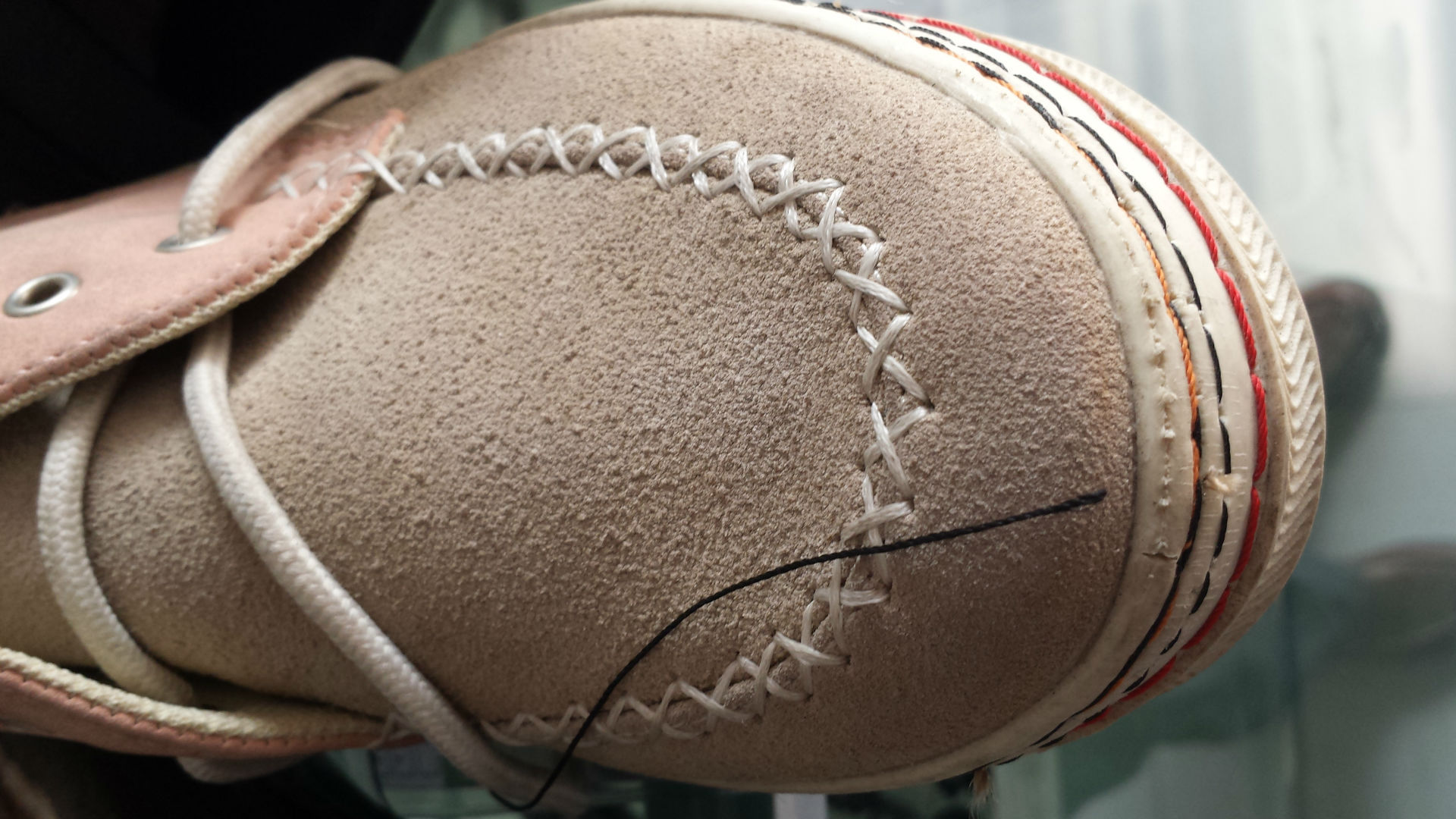 马克线机 双针鞋帮花样机 方向盘箱包花饰机 沙发汽车座垫花样机