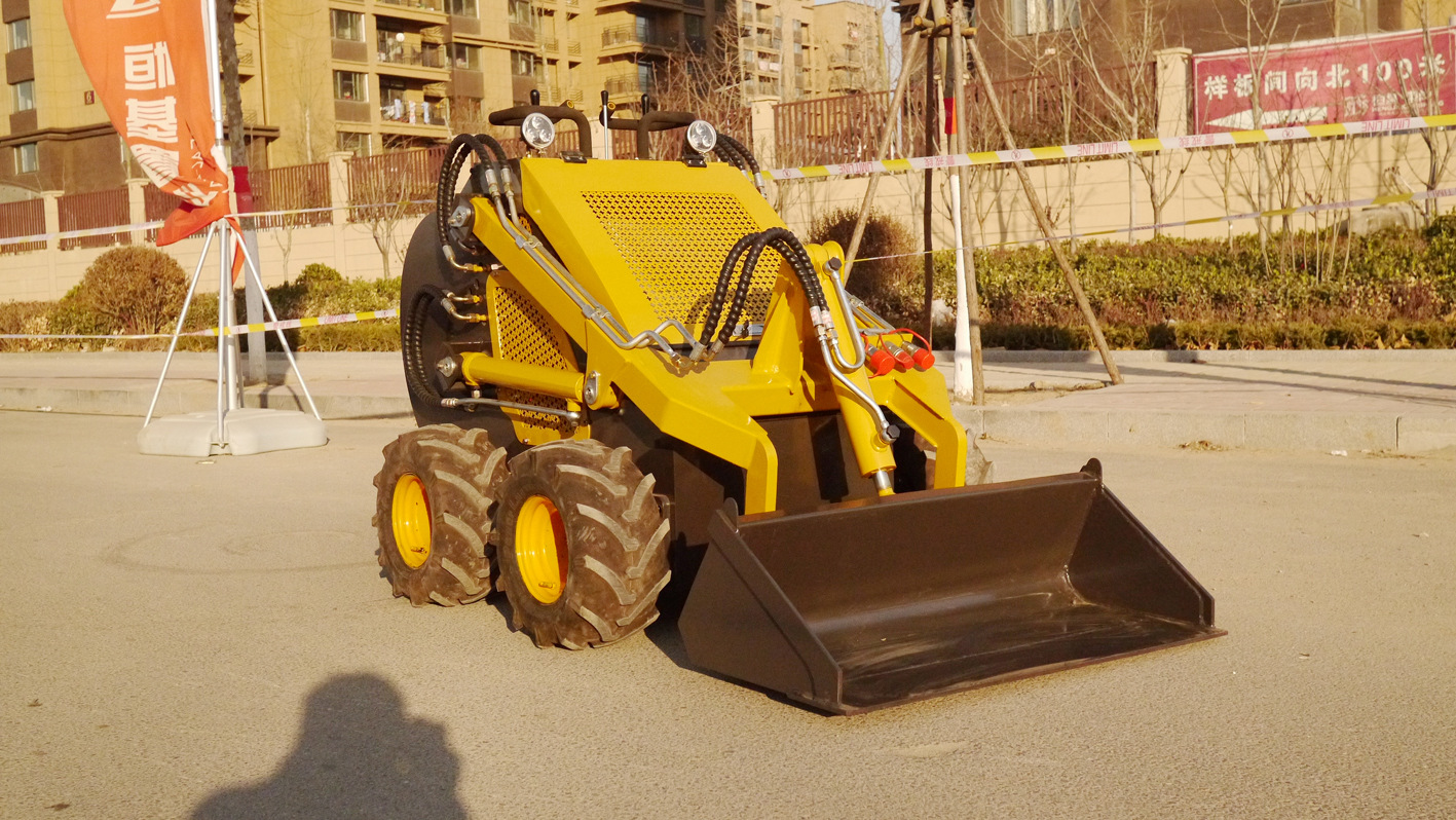 供应前铲式小型园林机械,移树,裁剪