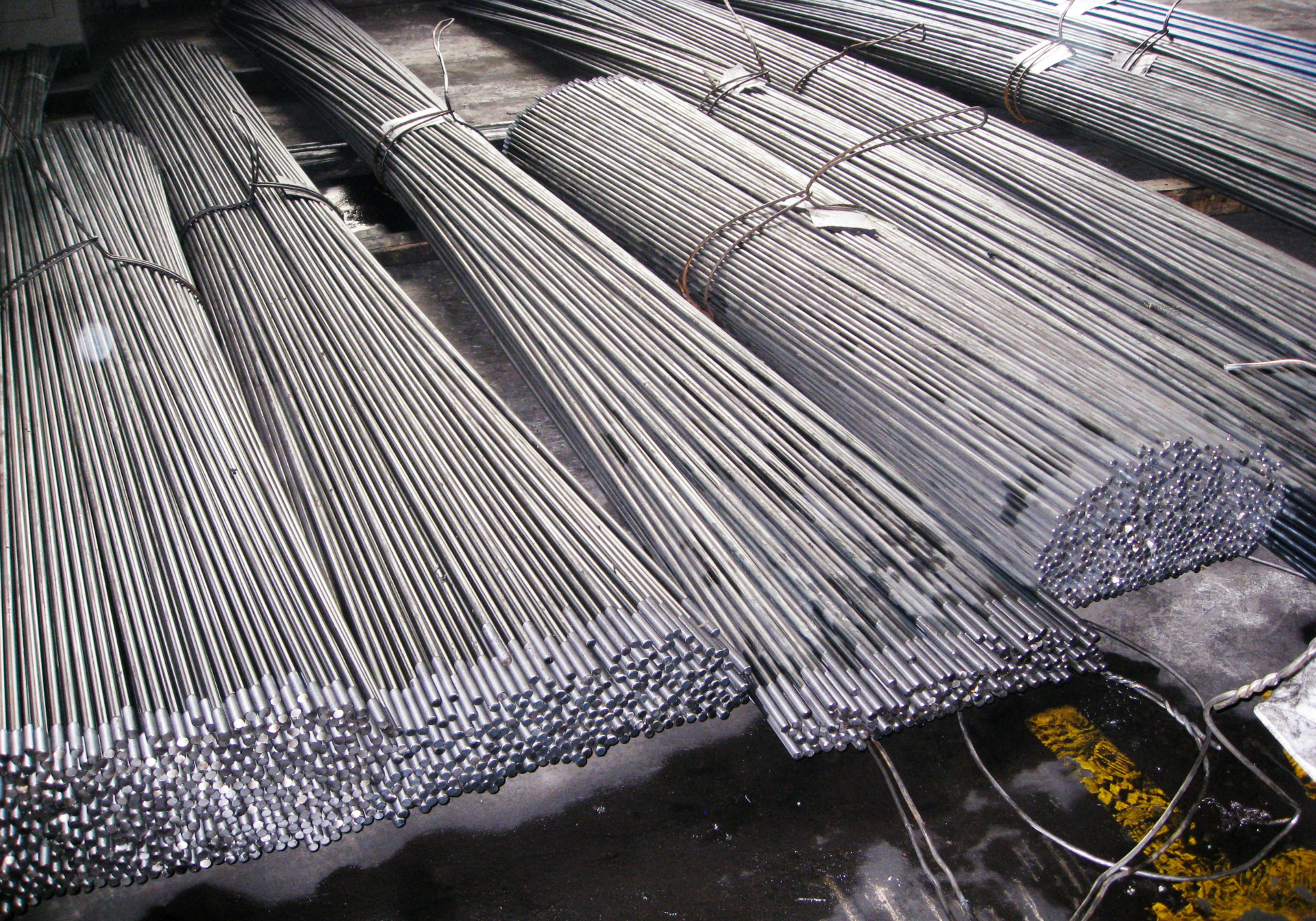 佛山特博现货销售热轧钢筋工程管材批发正品