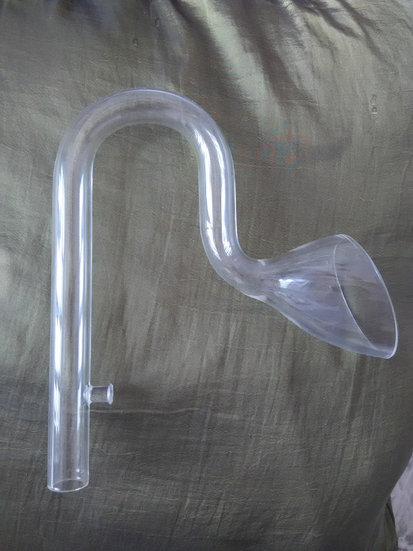 宏征厂家直销高硼硅材料可加工定制鱼缸玻璃进出水管各种规格可咨