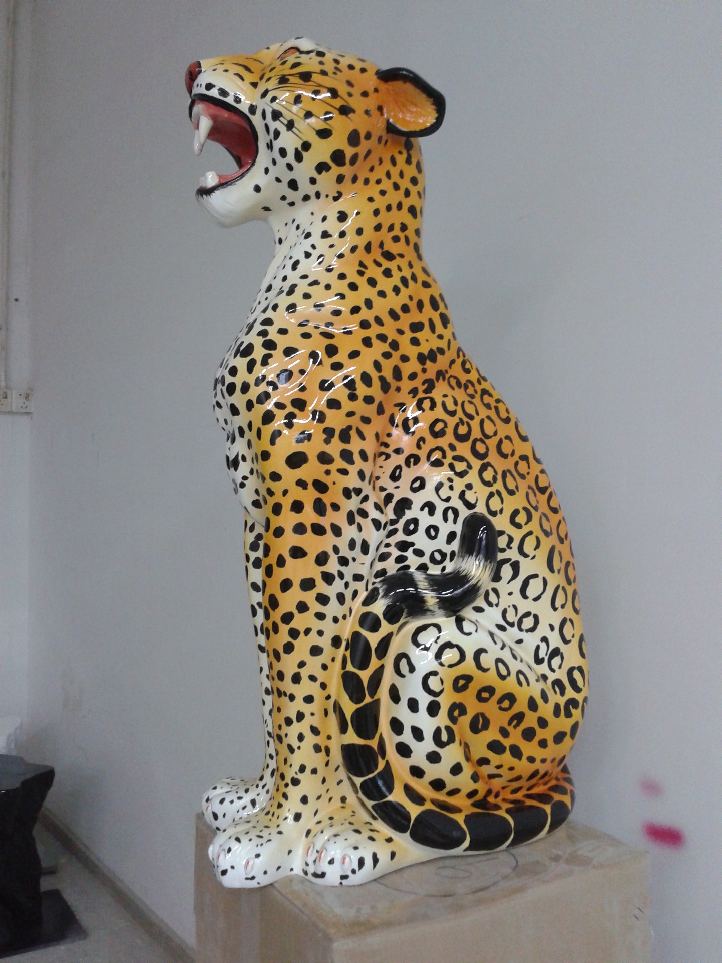 供应h70cm玻璃钢金钱豹雕塑