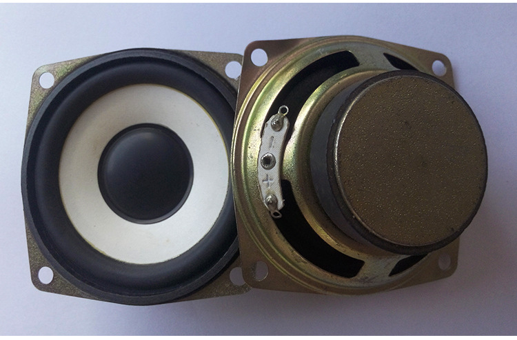 铁氧体扬声器 2.5寸全频喇叭 方形4欧3w5w橡胶边白盆震动喇叭