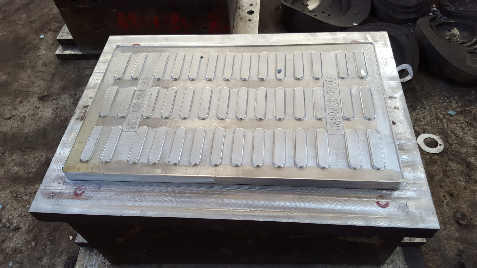 供应复合井盖模具 水箅子450450 ——750