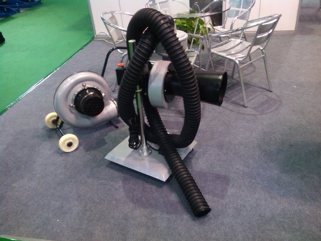 厂家热销滚筒式汽车尾气处理装置 移动式尾气抽排系统 发送全国