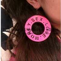 圆圈耳环_欧美亚克力大纯色文字logo耳环街头