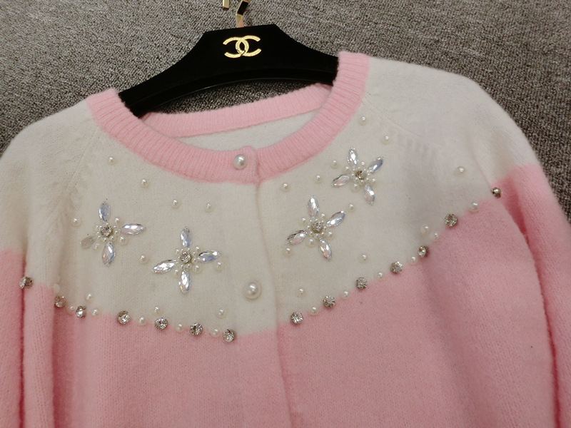 手工钉珠水钻珍珠樱花粉开衫毛衣针织衫 劣质的珠钻做下来整个衣服会