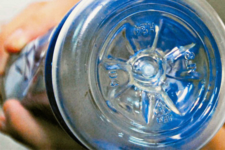塑料瓶底的良好使用特性
