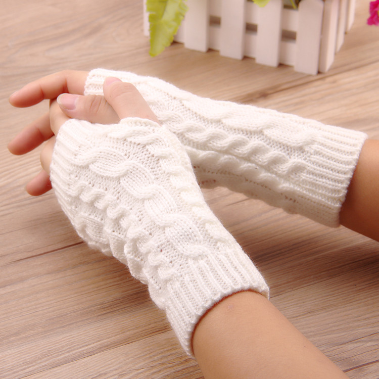 Korean Winter Women's Wool Half Finger Gloves Twist Knitted Warm Couple Riding Mobile Phone Fingerless Factory Wholesale