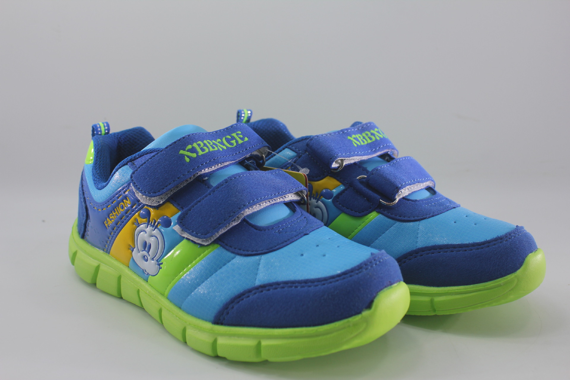 正品福建小笨笨熊哥童鞋轻便防水防滑运动鞋春秋款运动鞋批发6909