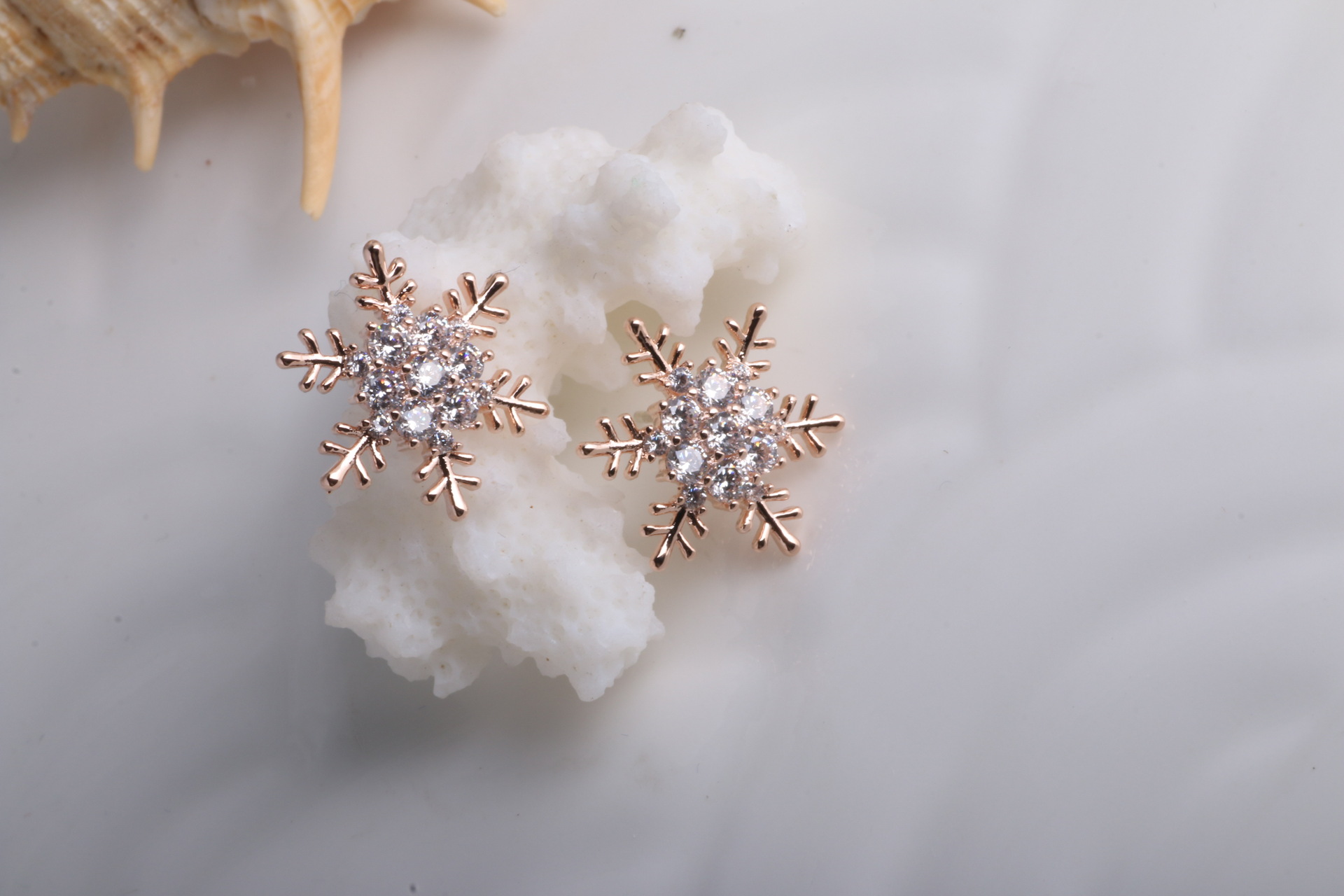 淑妮特厂家直销韩版镶嵌锆石雪花耳钉 925纯银小香耳环 创意饰品