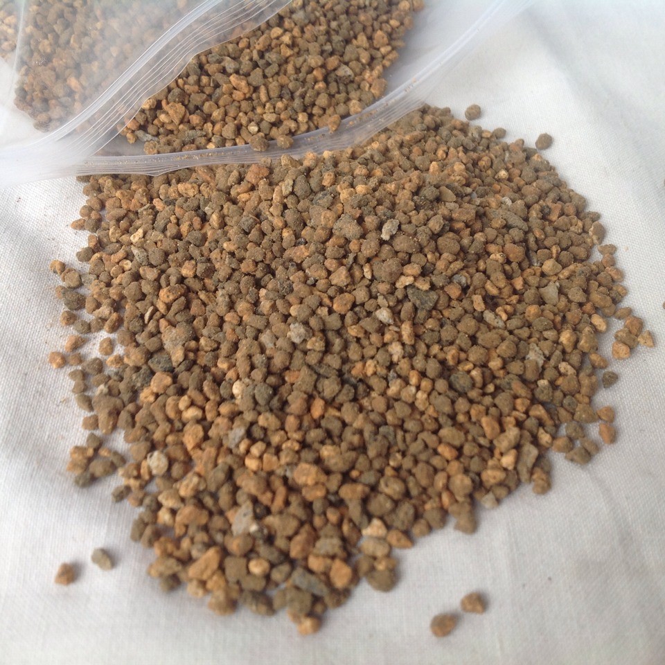 商品描述粒径规格1--3mm品牌桐生砂适用范围家庭园艺