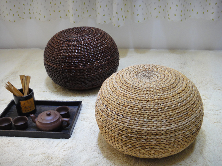 蒲团 加厚坐垫矮凳  特点:选用纯天然芭蕉叶和藤条编织,纯手工制作