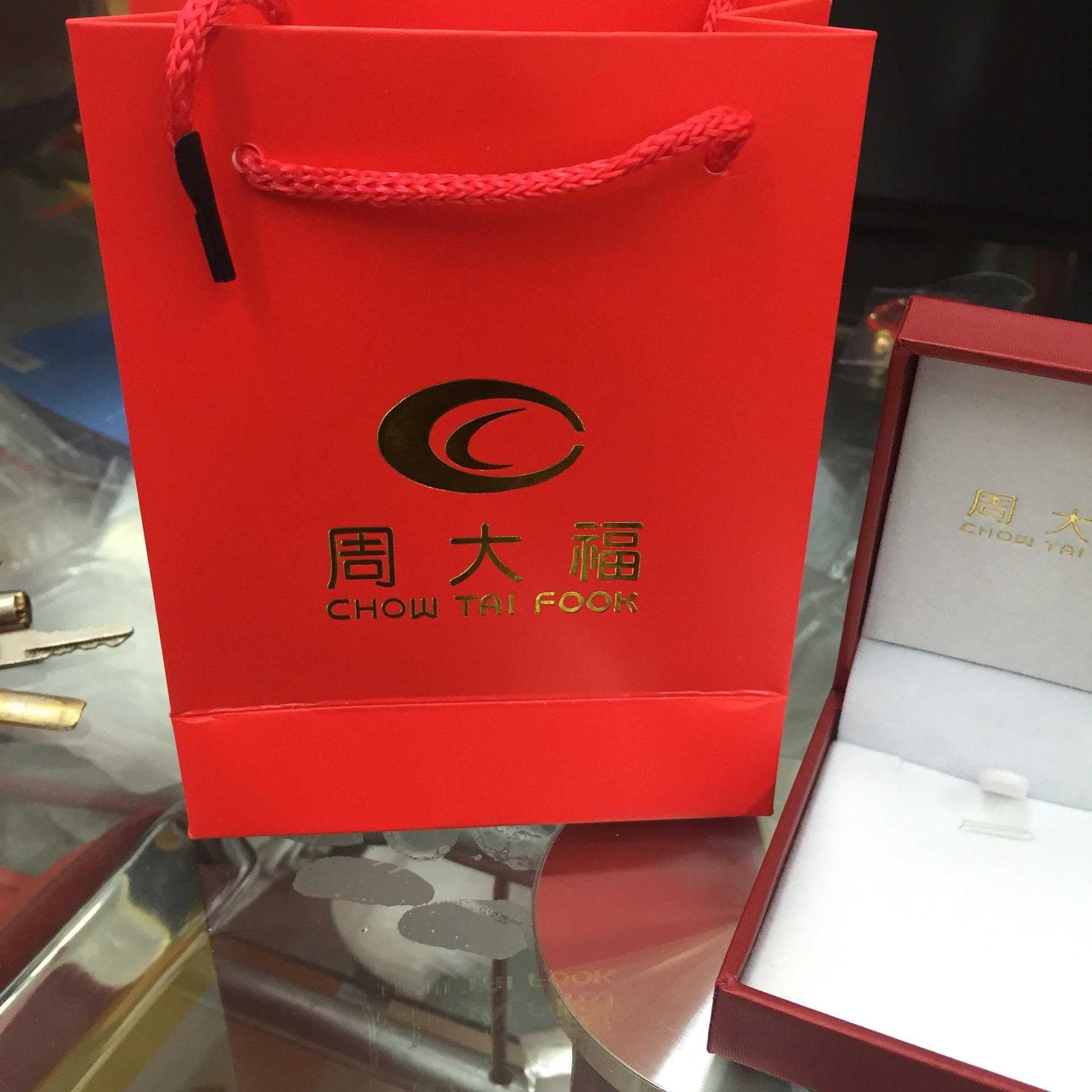 周大福同款礼品盒专柜同款礼品盒手提袋高档包装礼盒高档礼品盒