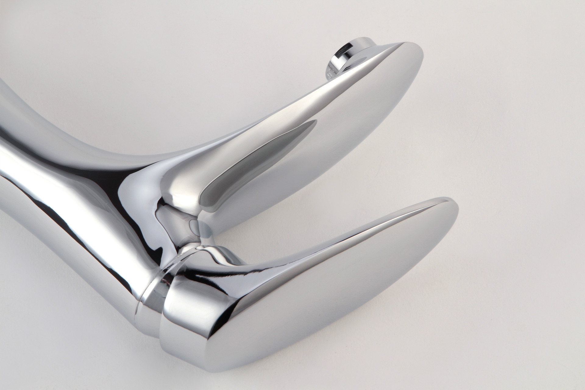 鲨鱼混水龙 头面盆台水龙头 全铜单孔单把水龙头