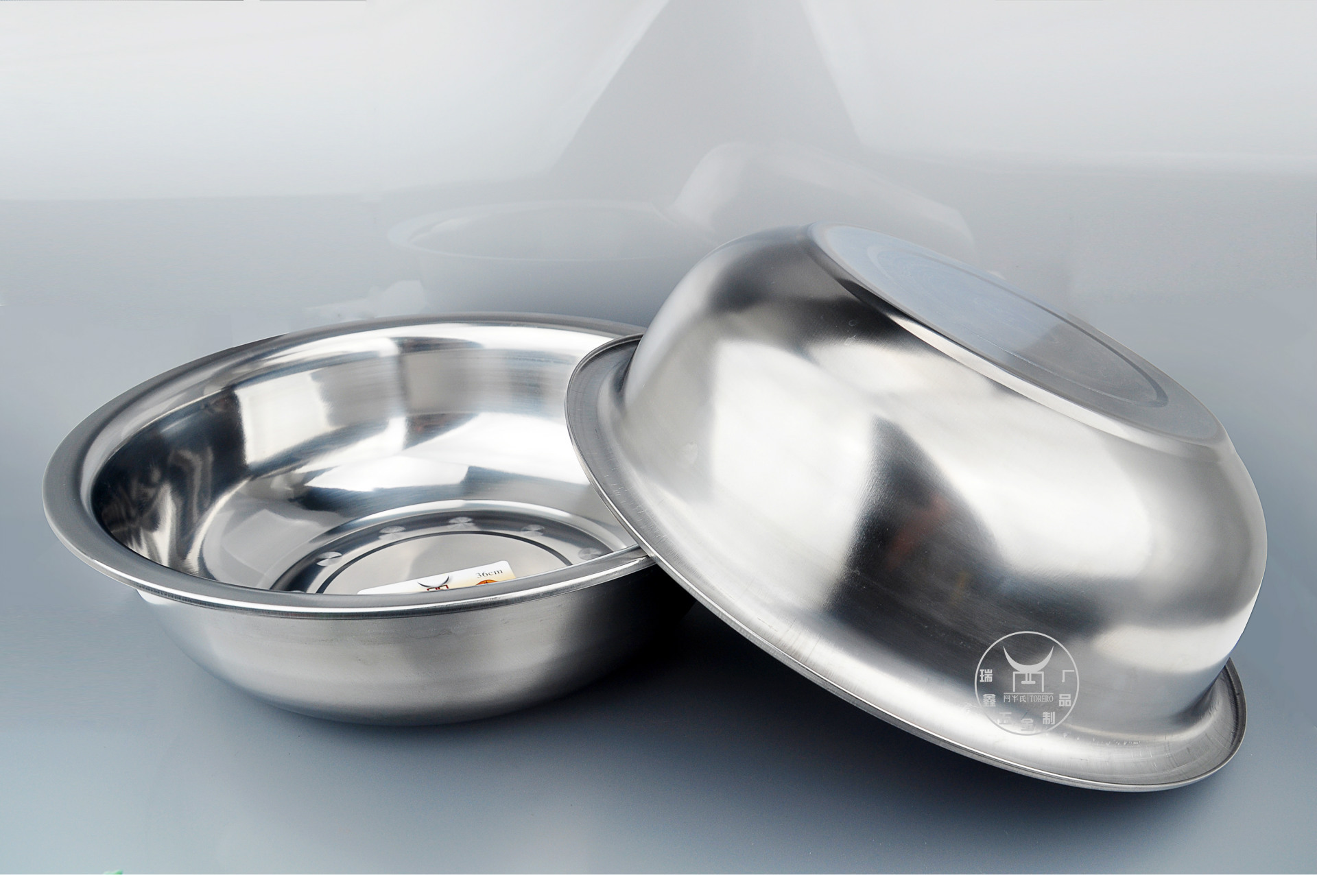 供应08厚不锈钢面盆 带磁反边 不锈钢脸盆