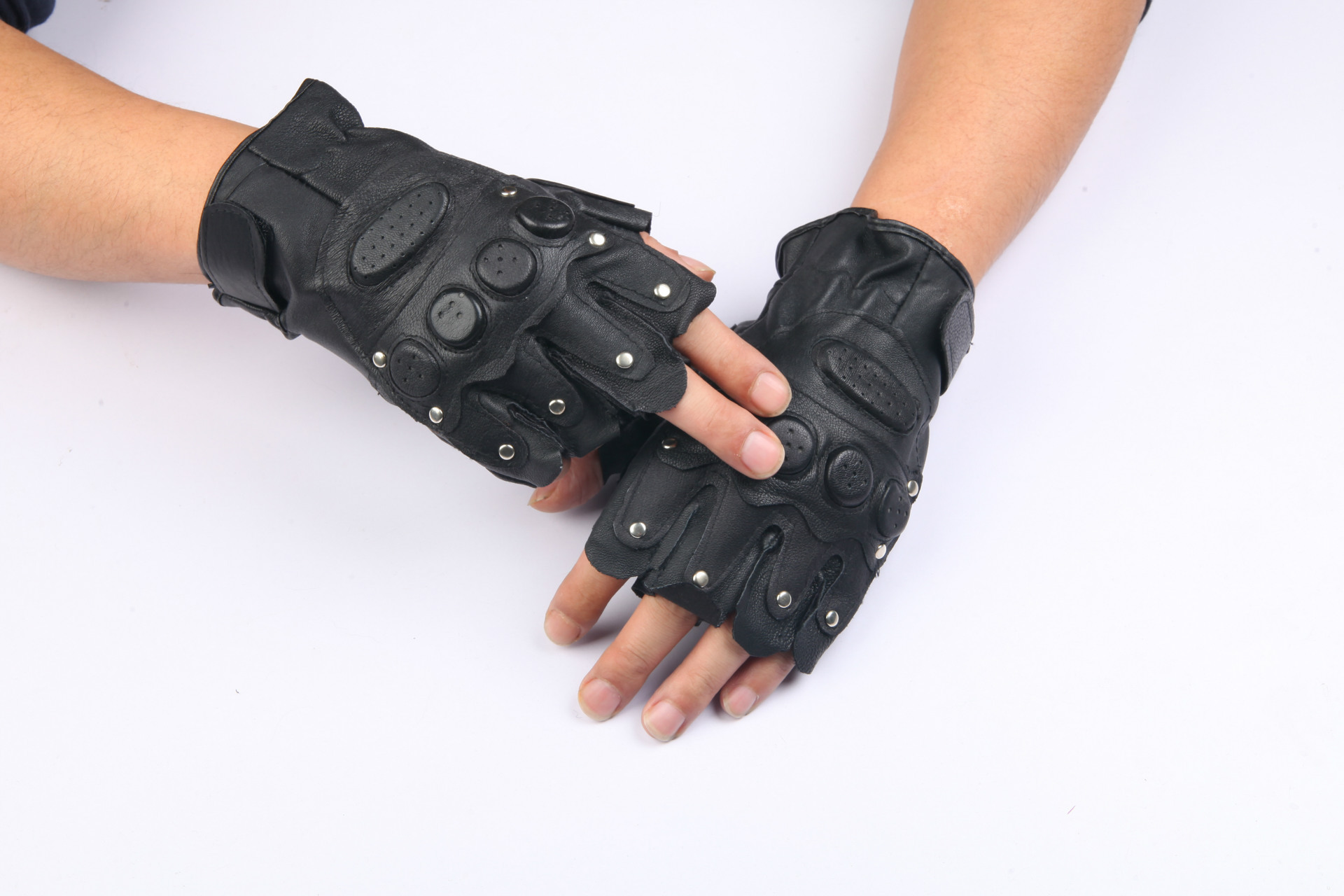 现货批发真皮半指手套 铆钉朋克 霹雳战术手套 男士户外健身手套