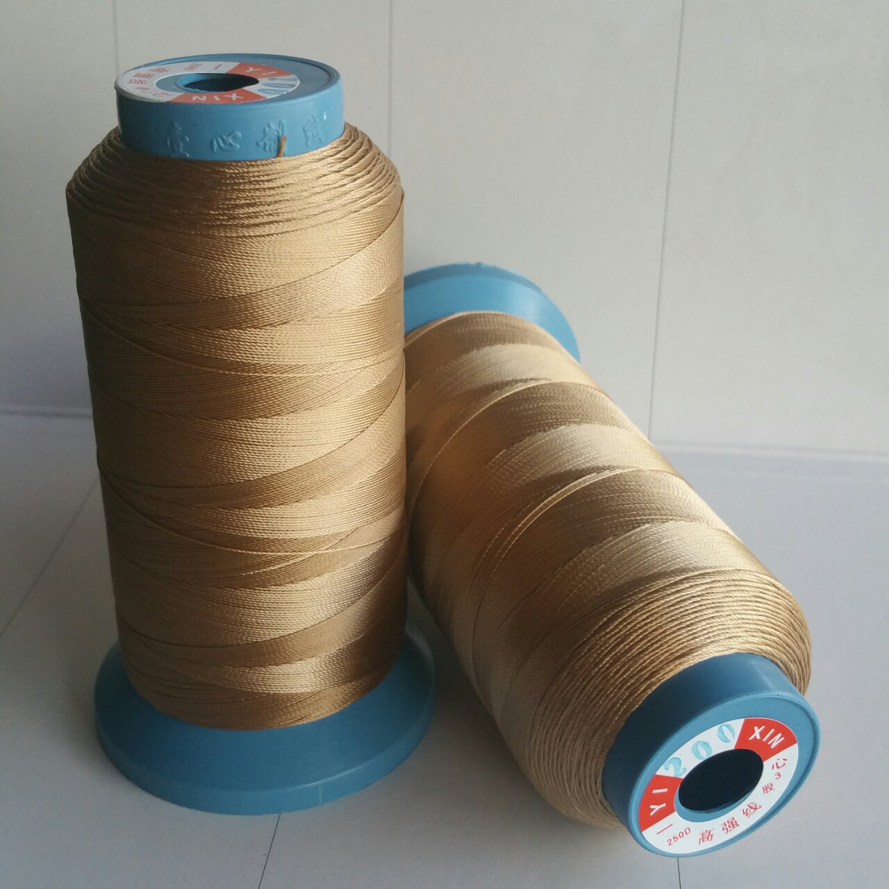 广州狮岭线厂批发210d/3特多龙3股30#高强箱包手袋真皮皮革针车线