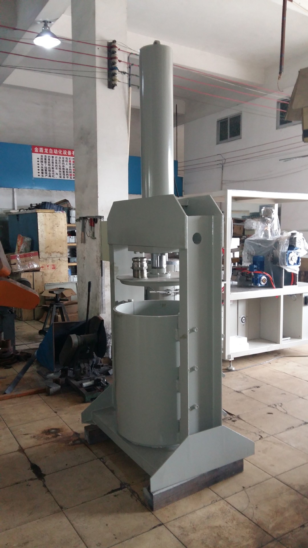 金盾龙玻璃胶,美工泥,美缝剂,罐装泥灌装 压料 抽胶分装设备