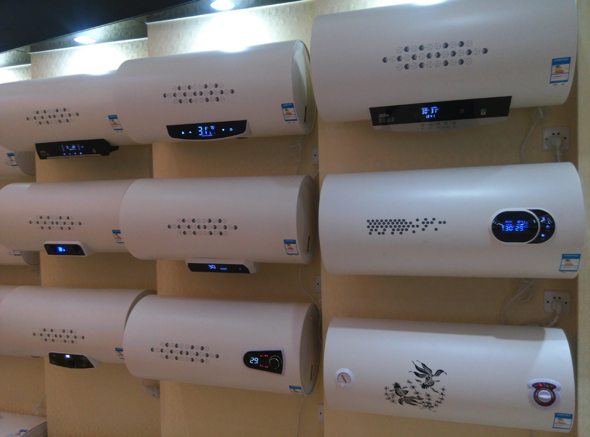 厂家直销批发储水式电热水器 搪瓷圆桶电热水器 永不漏电电热.