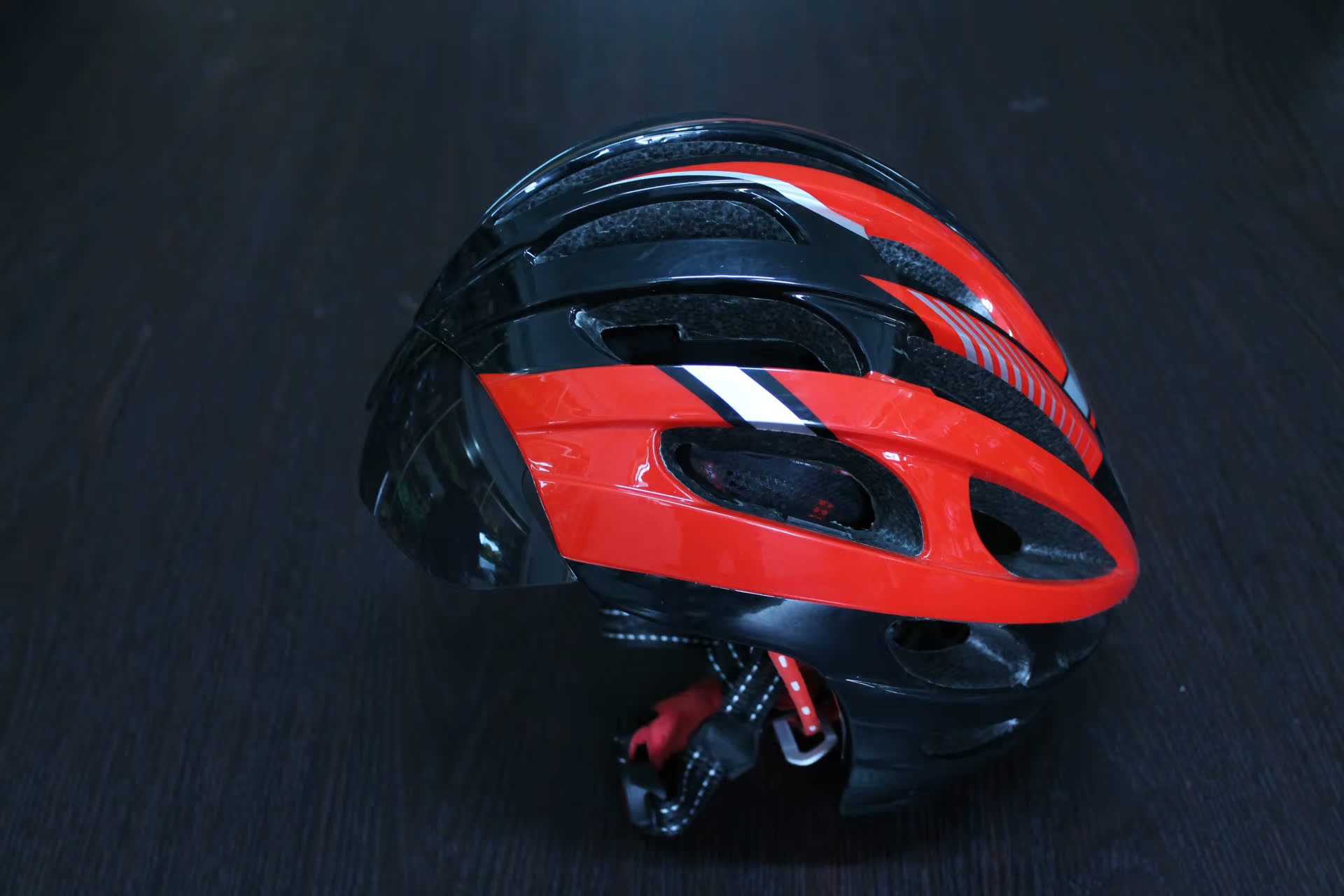 【图】eps骑行头盔 epp自行车头盔 单车头_骑行头盔_列表网