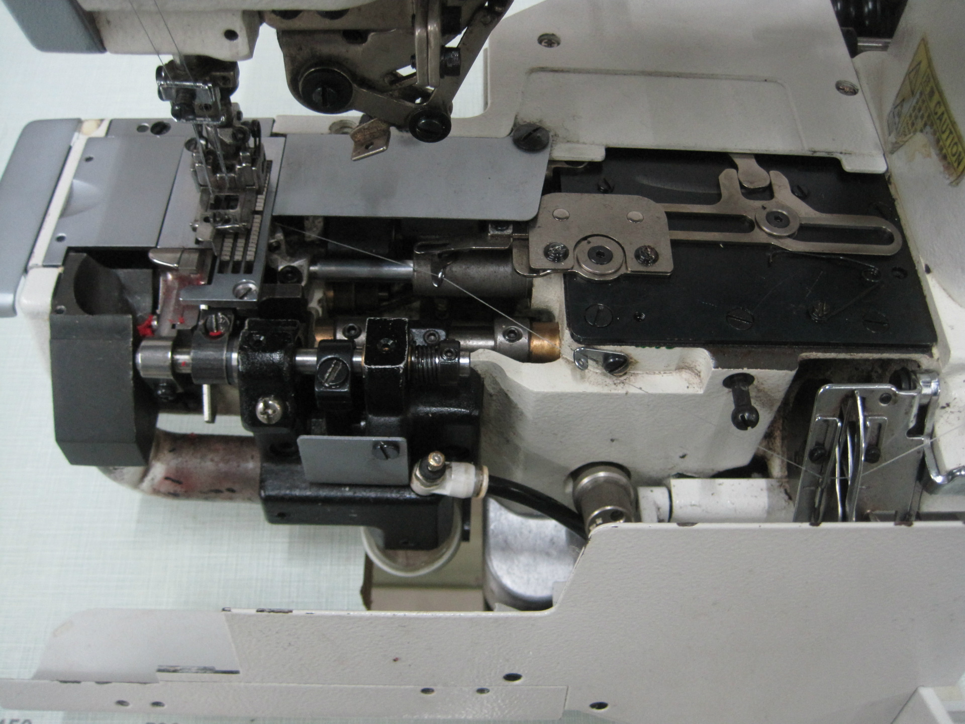 工业缝纫机 银箭c007jd绷缝机左刀机器原装刀盘贺欣马达9成新