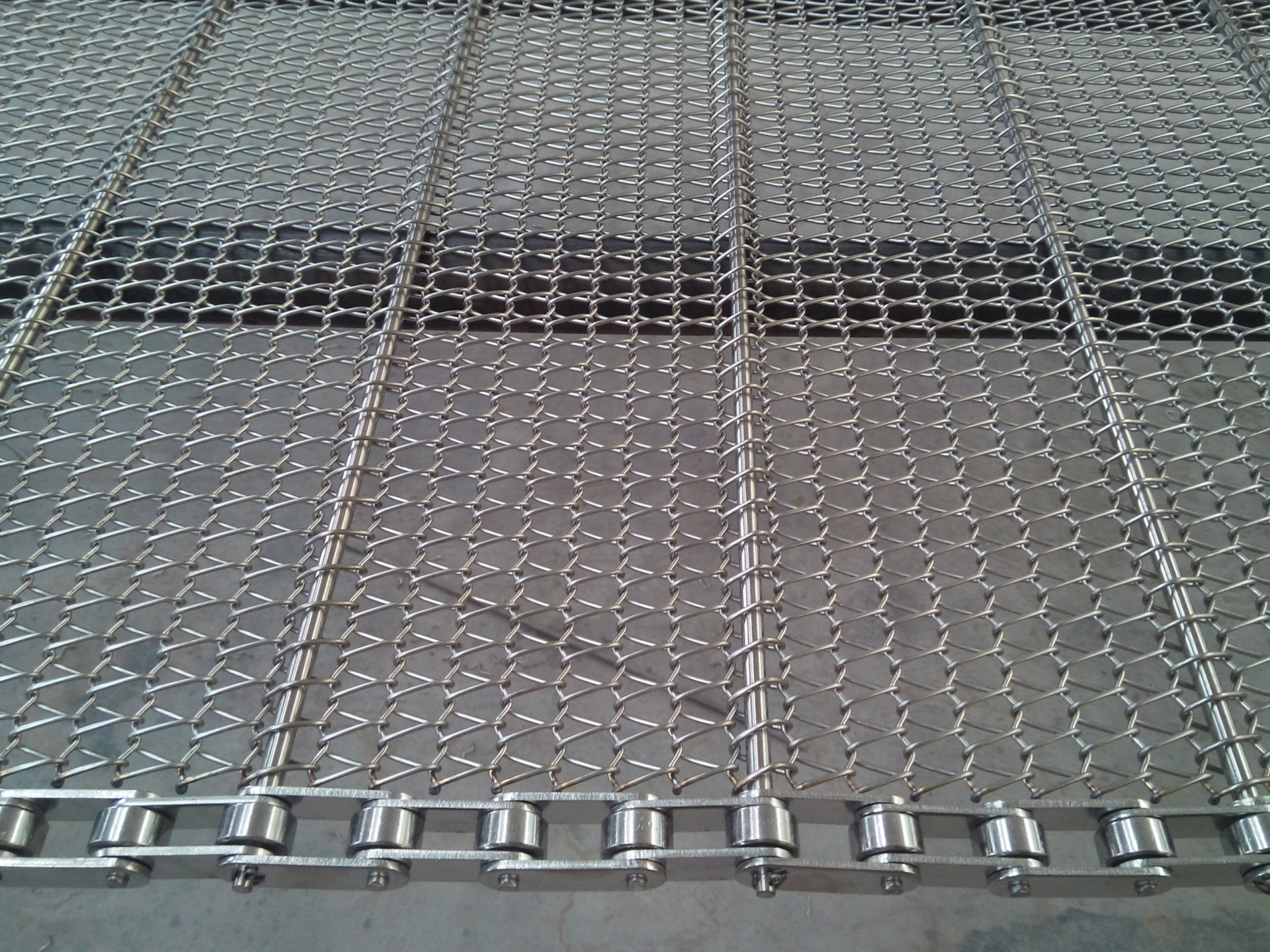 供应烤炉线人字形网带 清洗机不锈钢网带,链板传送带专业厂家