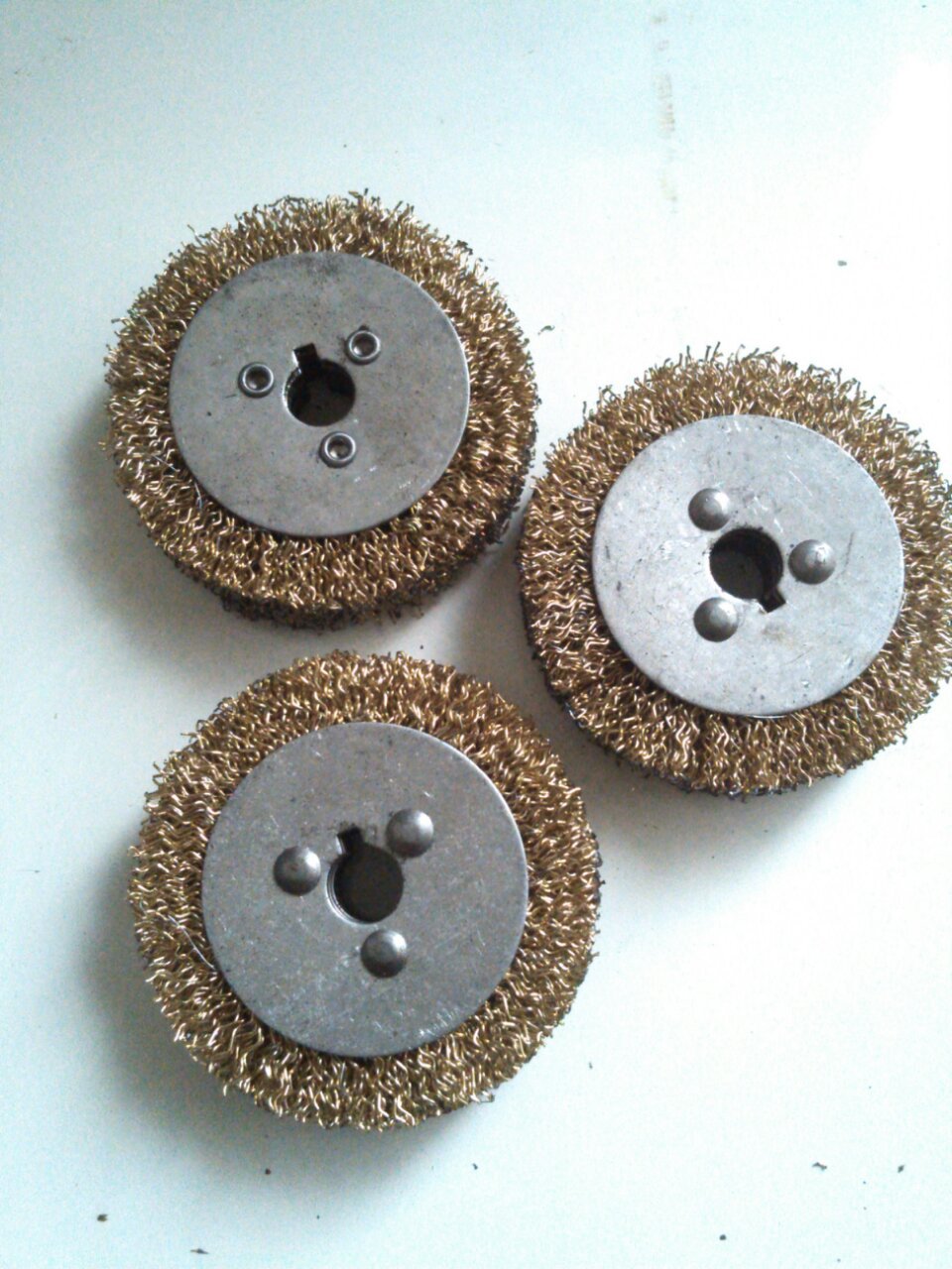 供应批发100#黄丝打磨轮胎专用钢丝轮