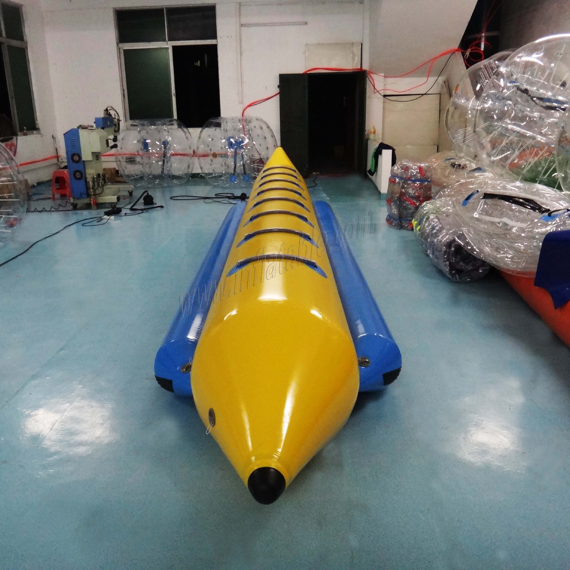 水上充气飞鱼船月亮船水上乐园 充气水上玩具充气香蕉船 橡皮艇