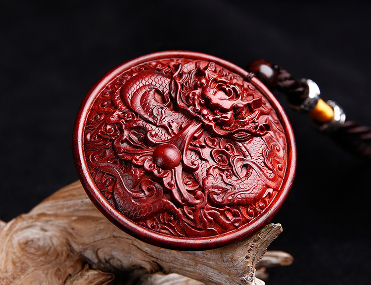 大家之珠 小叶紫檀精雕手把件 高密老料雕件红木火龙吐珠挂件