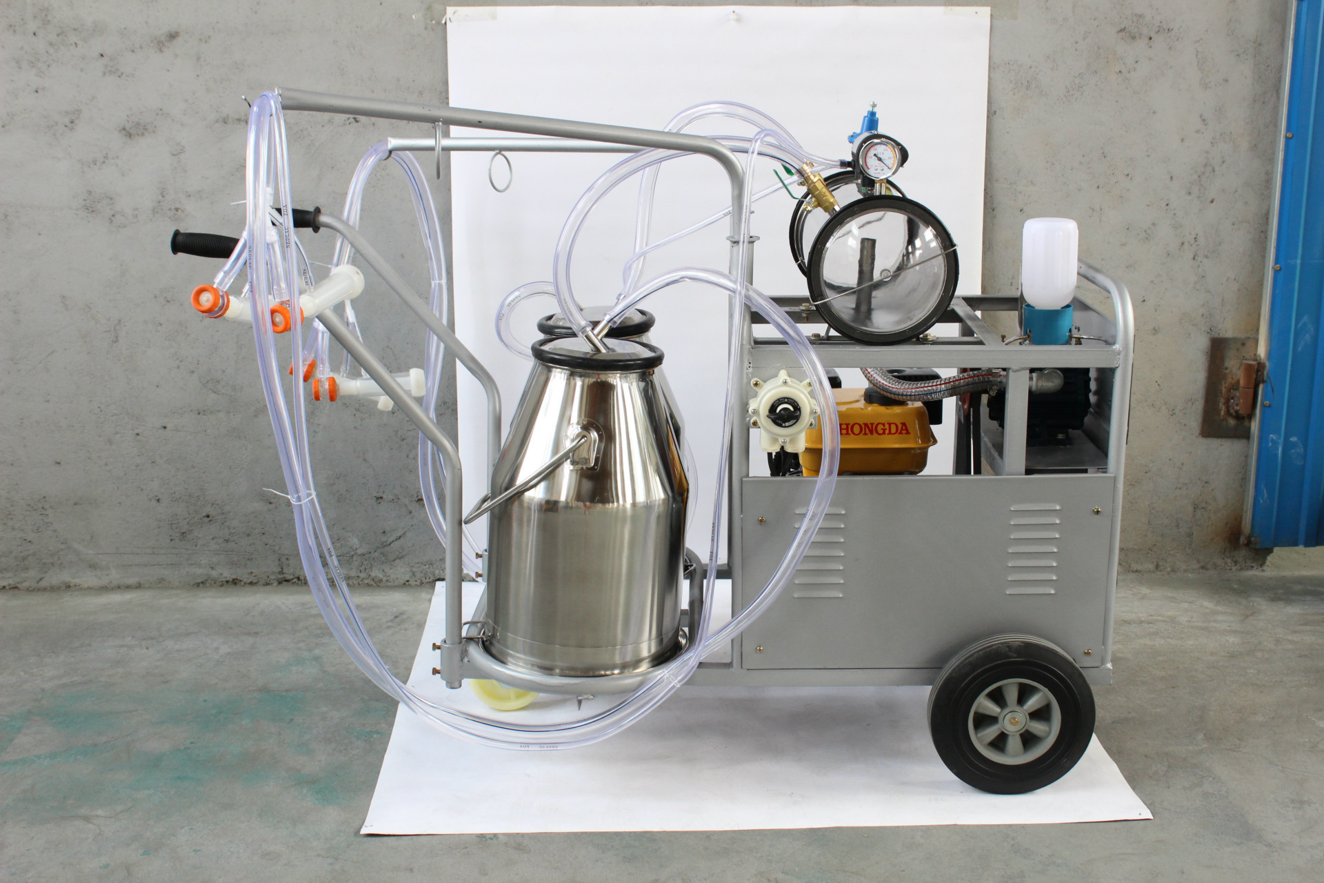 【厂家直销】挤奶机 油电两用挤奶机 奶牛奶羊挤奶器