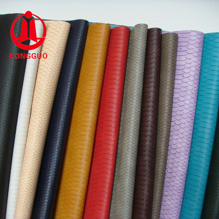 厂家直销 小蛇纹 蛇腹纹仿皮pu革面料 质感强 鞋材箱包包装革