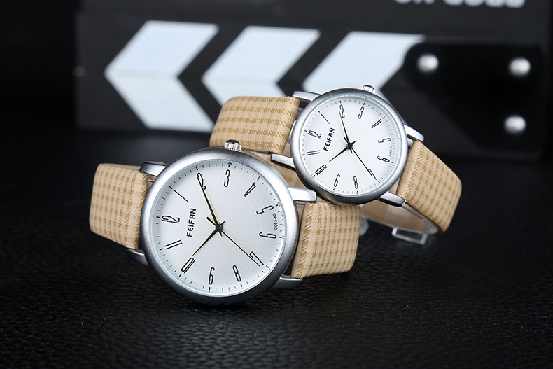 情侣手表厂家批发纯色超薄防水运动手表韩版潮流圆形金属通用手表