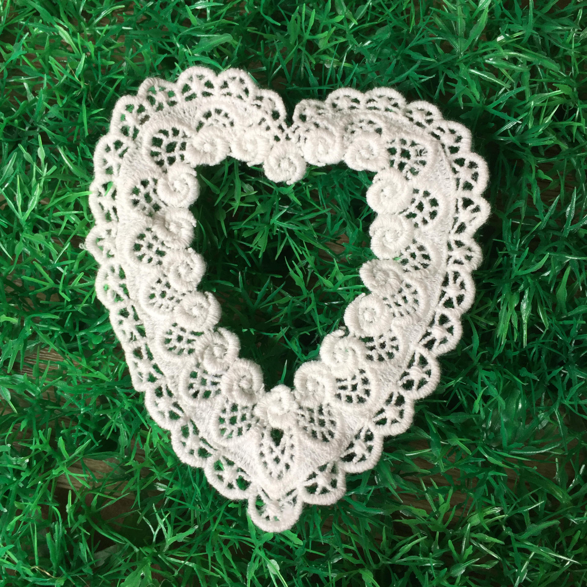 椭圆形花 白色 3cm 涤纶刺绣袖贴牛仔裤衣服修补丁贴花