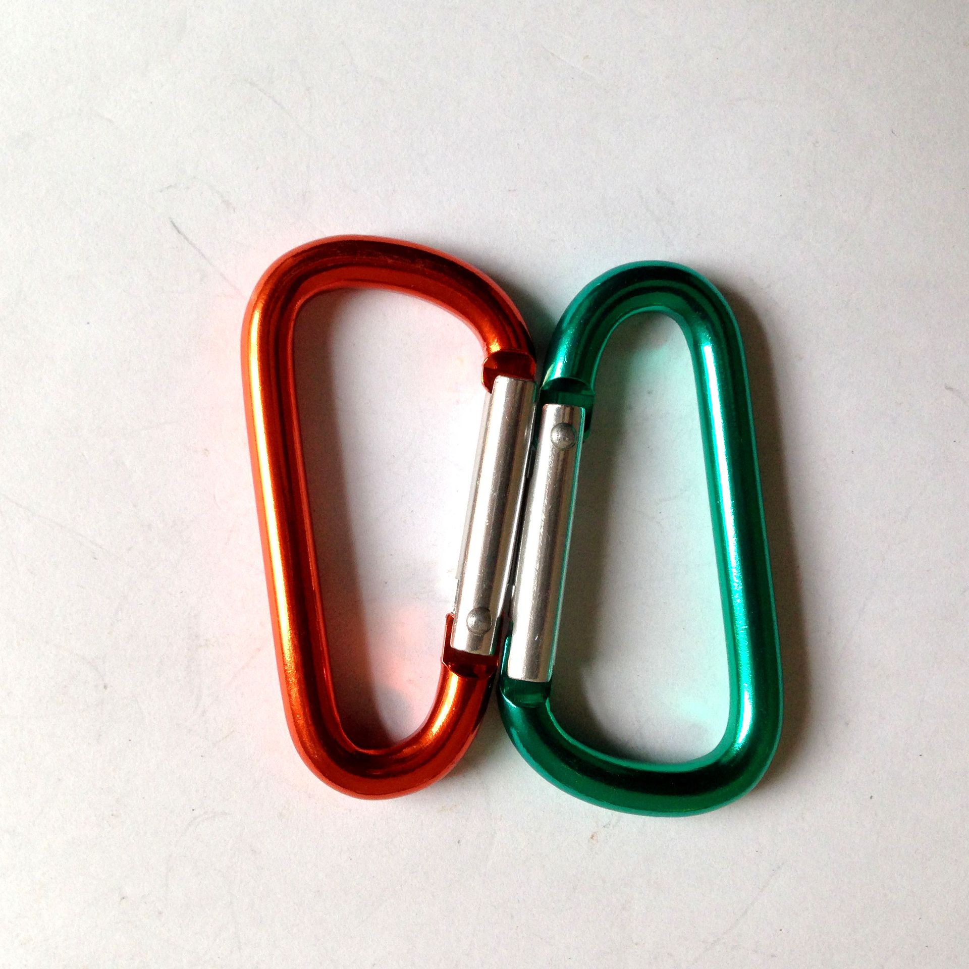 供应优质铝合金登山钩 7cm爬山扣 d型