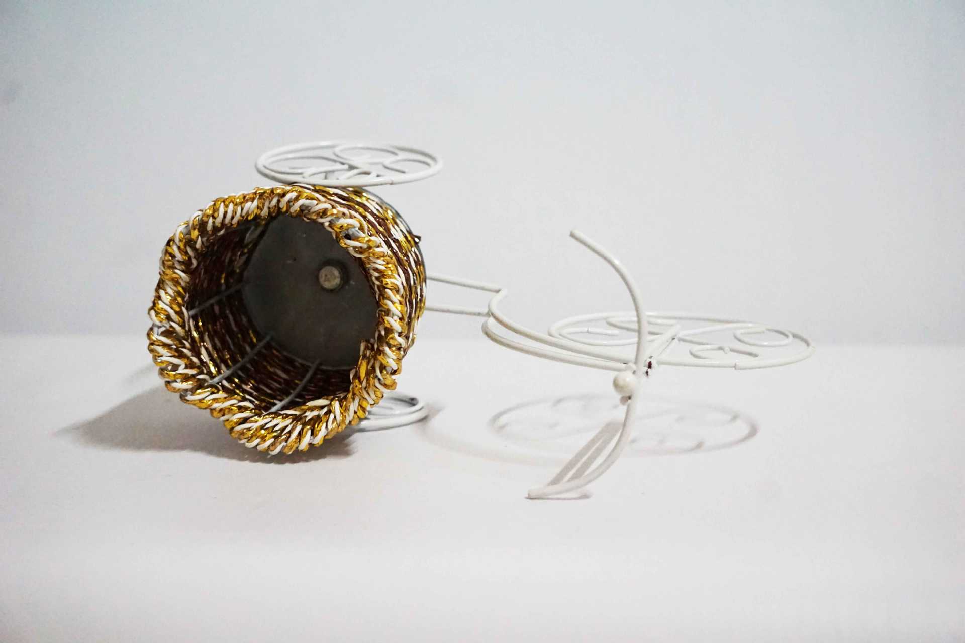 广州厂货欧式花瓶 铁艺花篮三轮车桌面摆件 手工编织工艺品批发