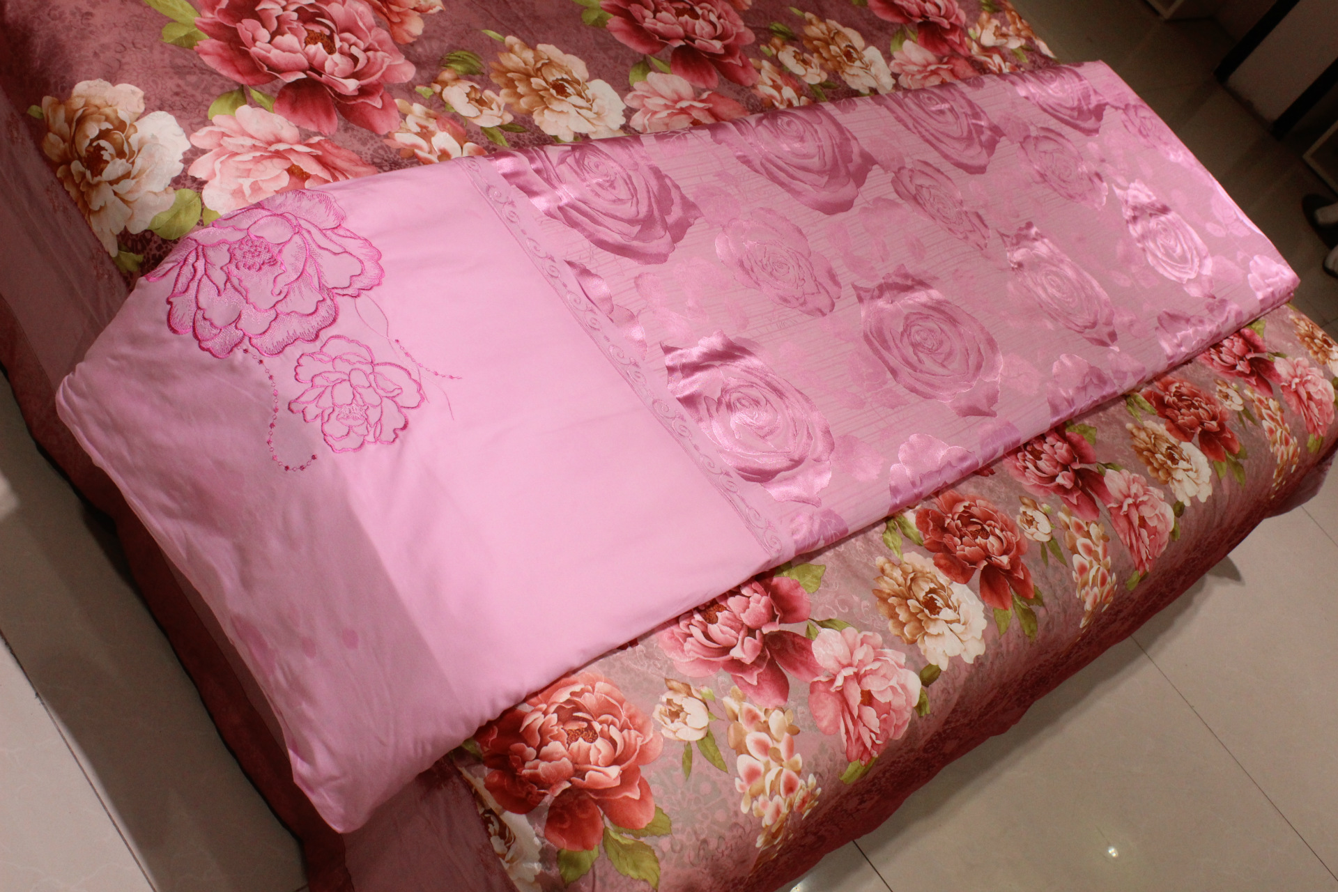 博瑞丝绸厂家直供新款100%桑蚕丝子母被 带您重温亲情的味.