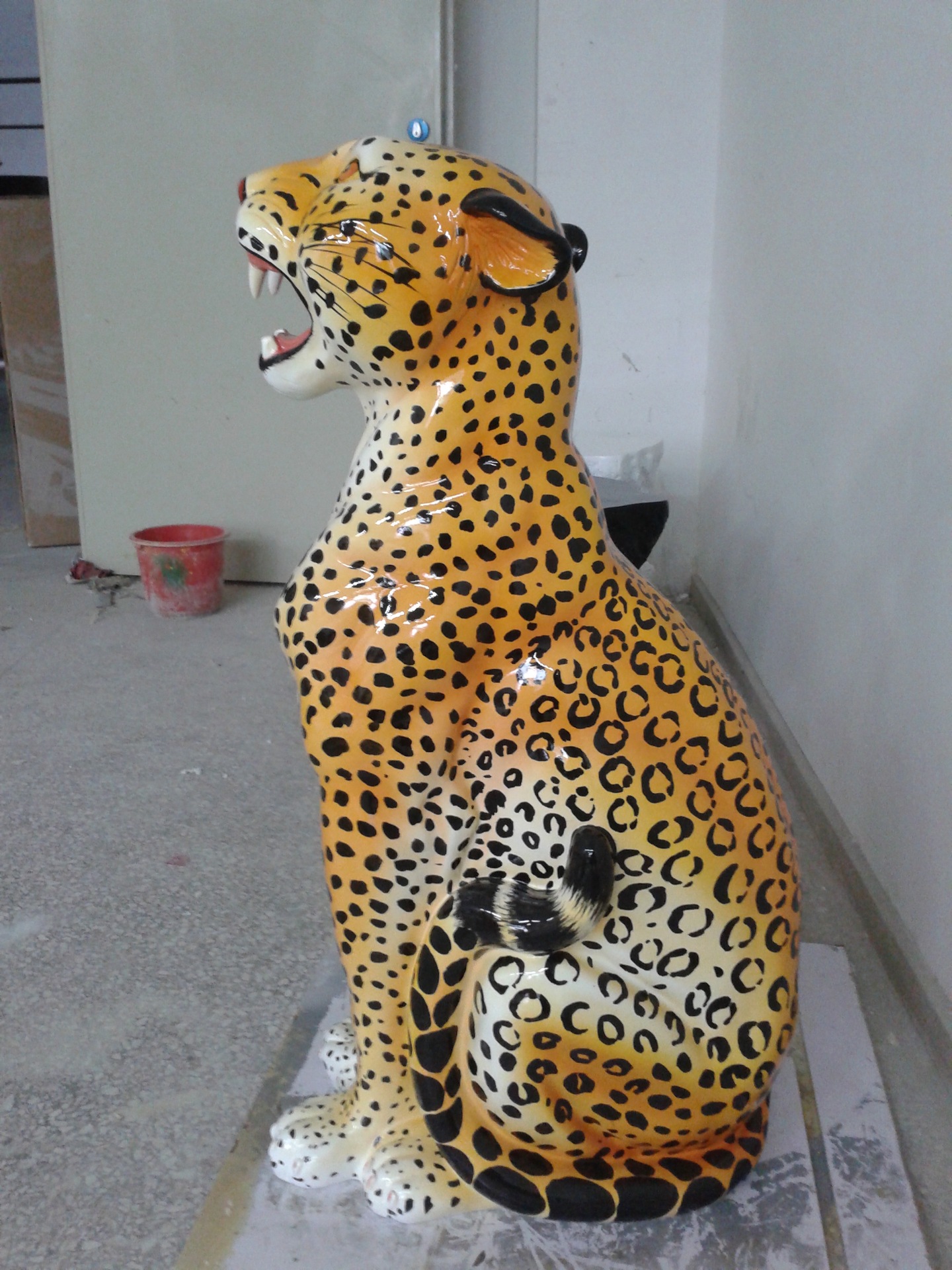 供应h70cm玻璃钢金钱豹雕塑