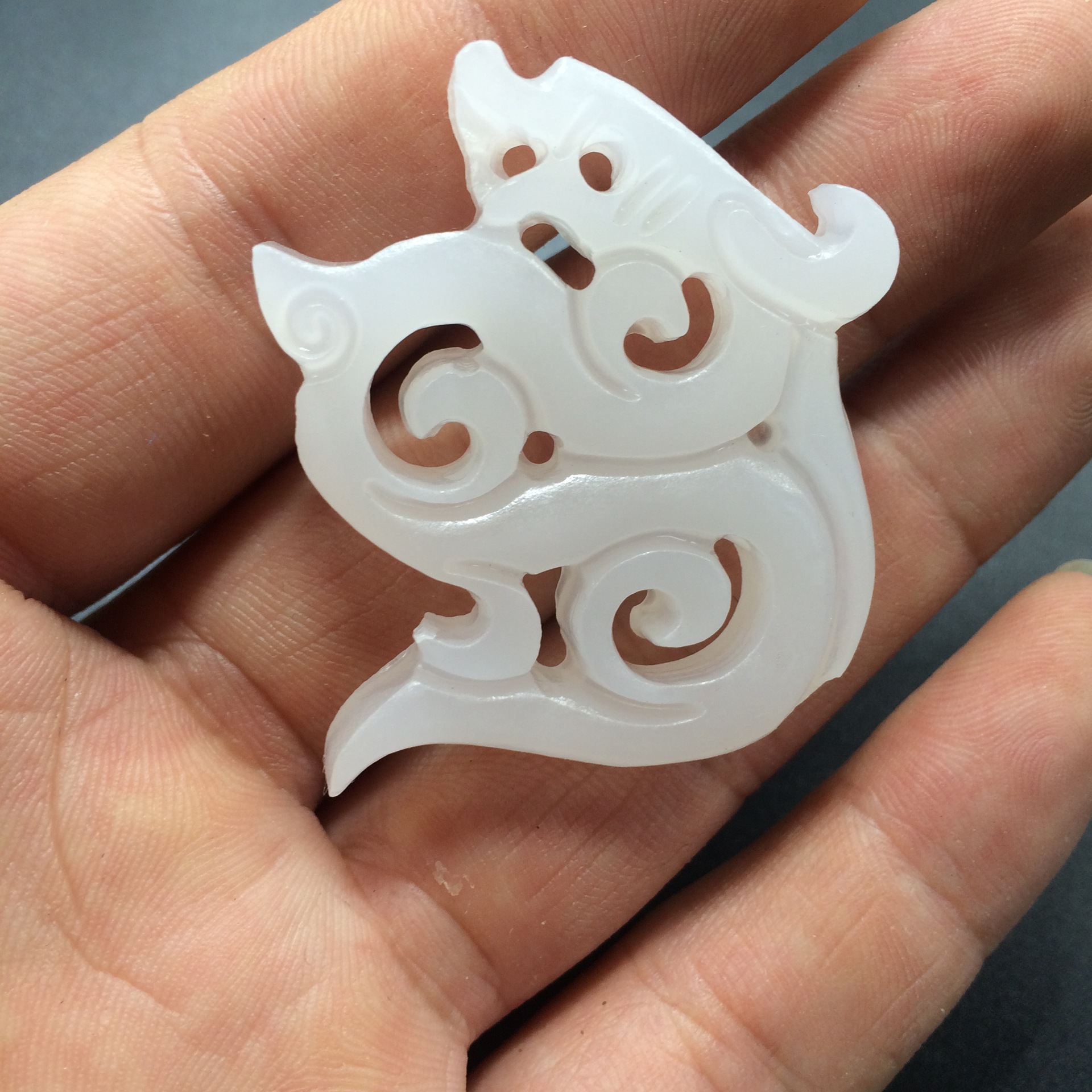 厂家直销 花千骨同款白玉炎水玉勾玉吊坠