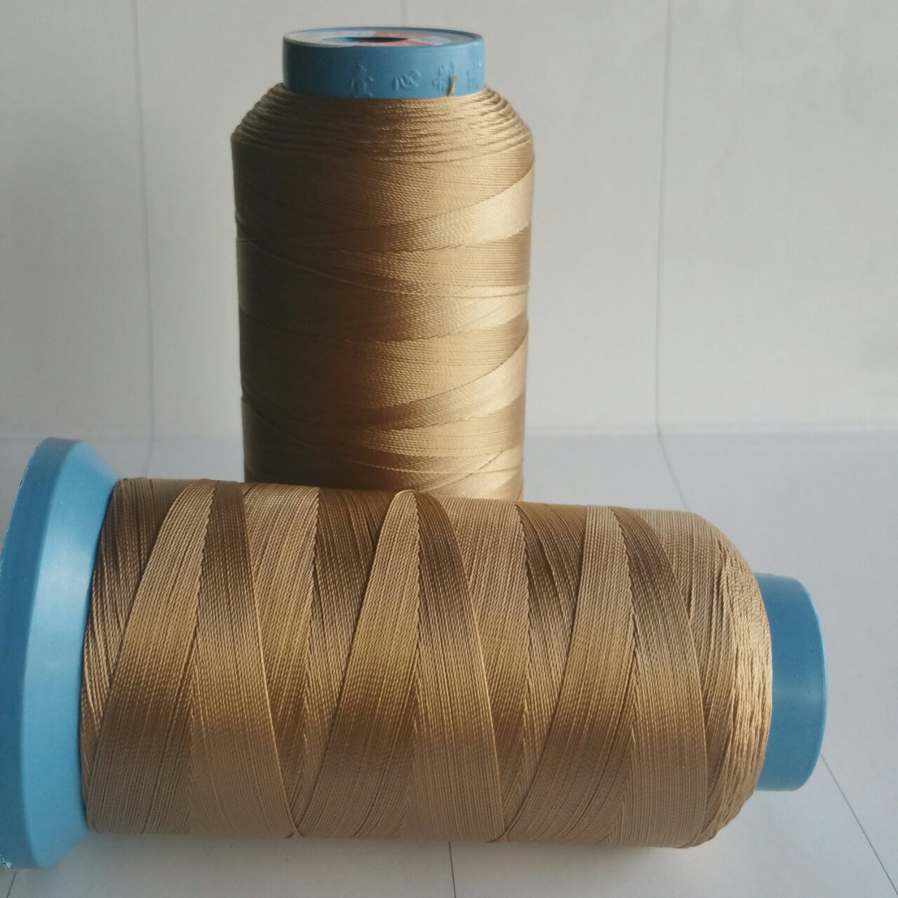 广州狮岭线厂批发210d/3特多龙3股30#高强箱包手袋真皮皮革针车线